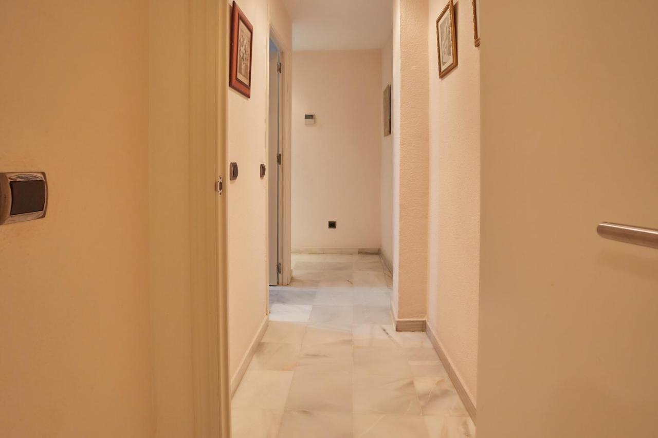 Two Bedrooms Leonor Davalos Sevilla Bagian luar foto